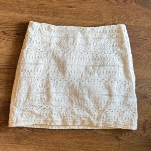 GAP white eyelet mini skirt - size 10